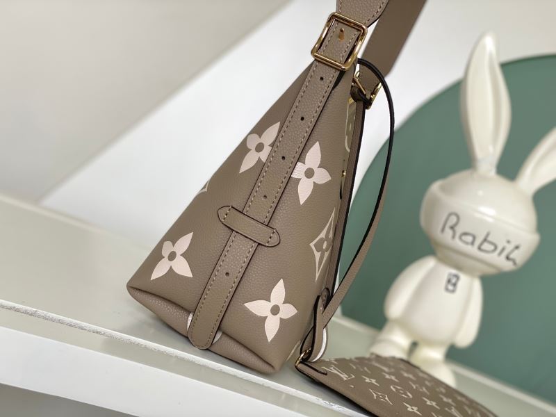 Louis Vuitton Hobo Bags